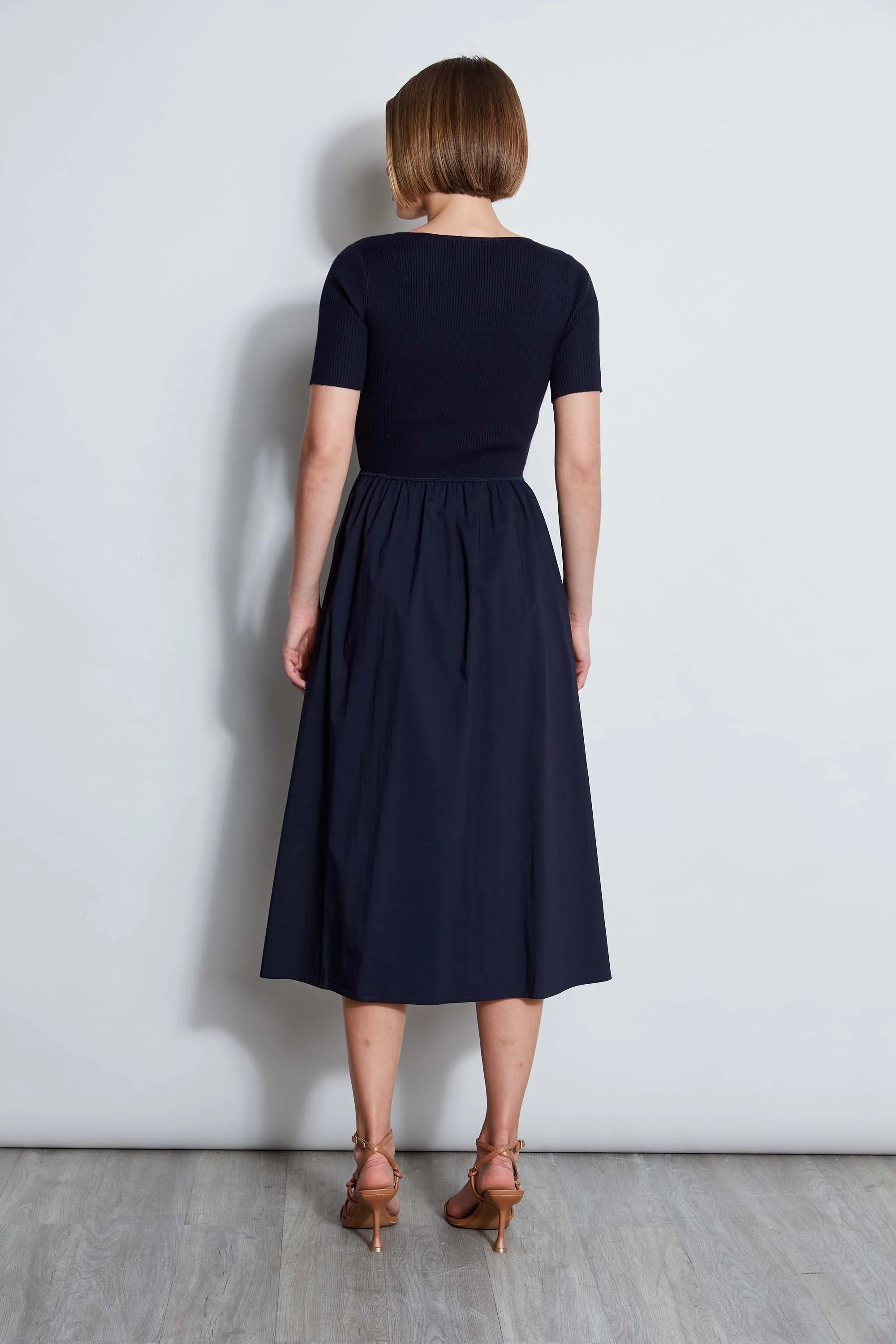 T-Tahari Short Sleeve Square Neck Midi Dress - Image 3
